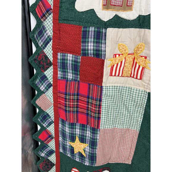 Santa Claus Christmas Patchwork Throw Blanket Holiday Season Green Multicolor - Picture 7 of 10